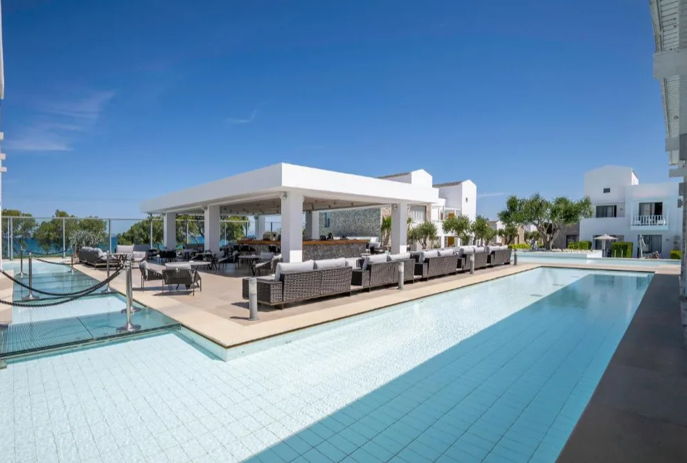 Diamond Deluxe | zithoek zwembad